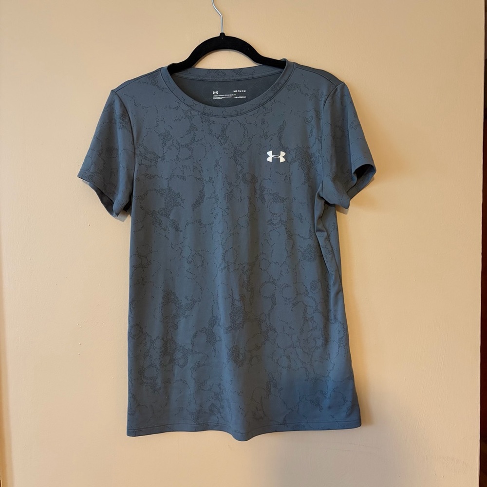 Under Armour Women's Gray Patterned Tee